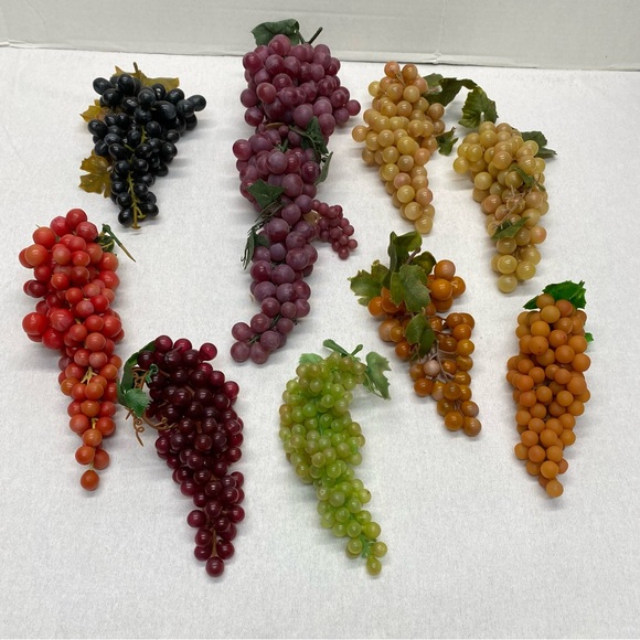 MCM Grapes 9 Clusters of Faux Rubber Multi Color Multi Sizes Weighs 3.5 Pounds - Picture 1 of 11